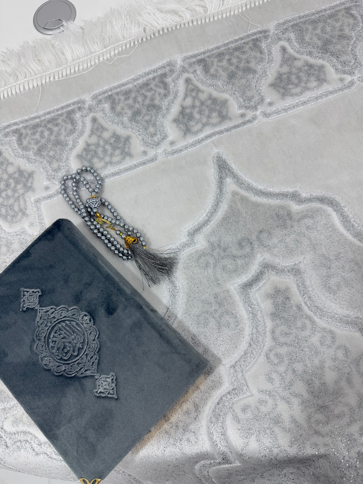 Velvet Quran Prayermat Tasbeeh Gift Set - FREE Ayatul Kursi Magnet